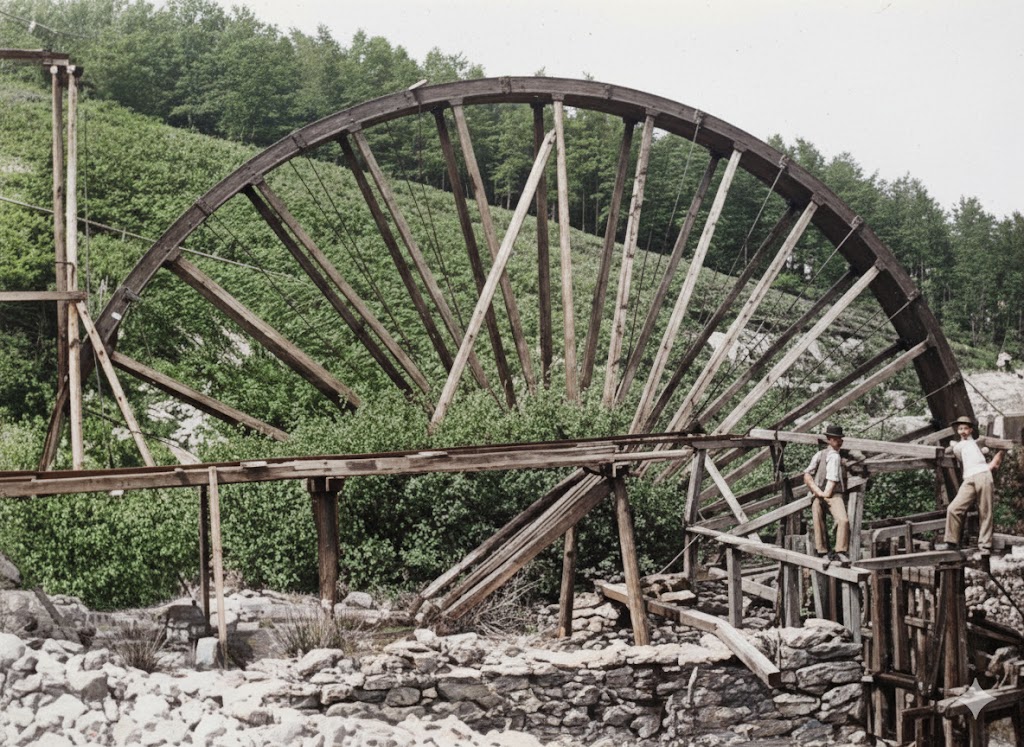 8. Picture of the waterwheel from 19th century