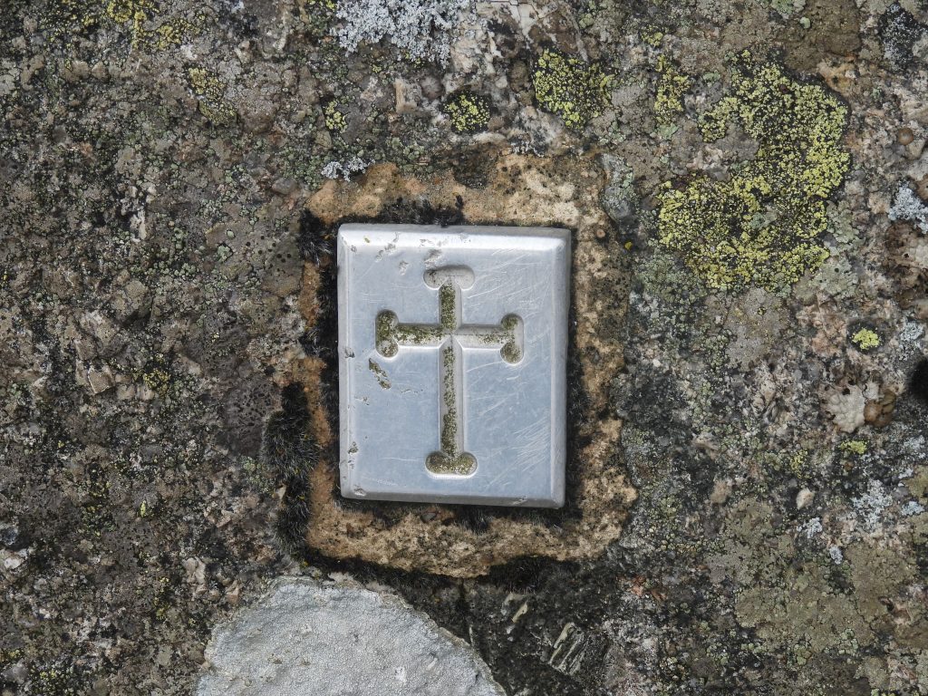 2c. Memorial Cross