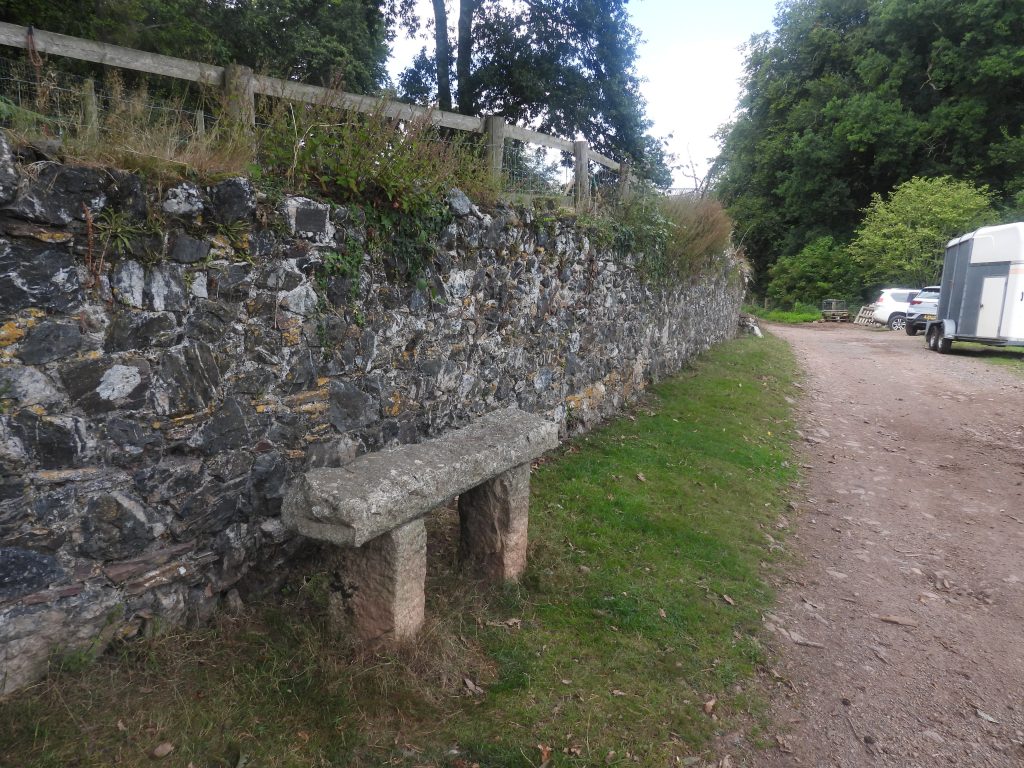 10. Bench b