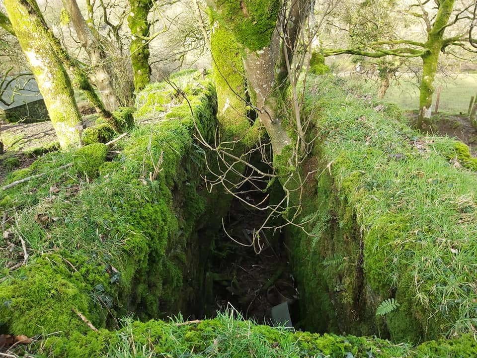 6a. Looking inside wheelhouse