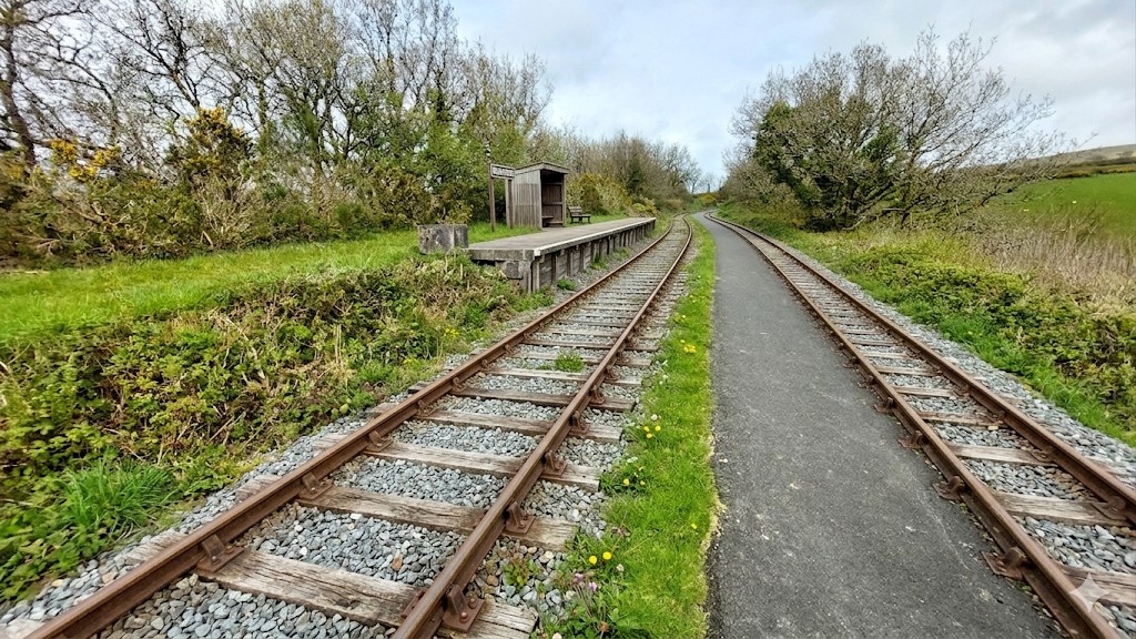 1b. Southerly Halt
