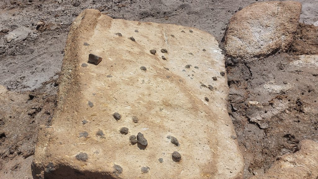 16b. Rock with Intrusion