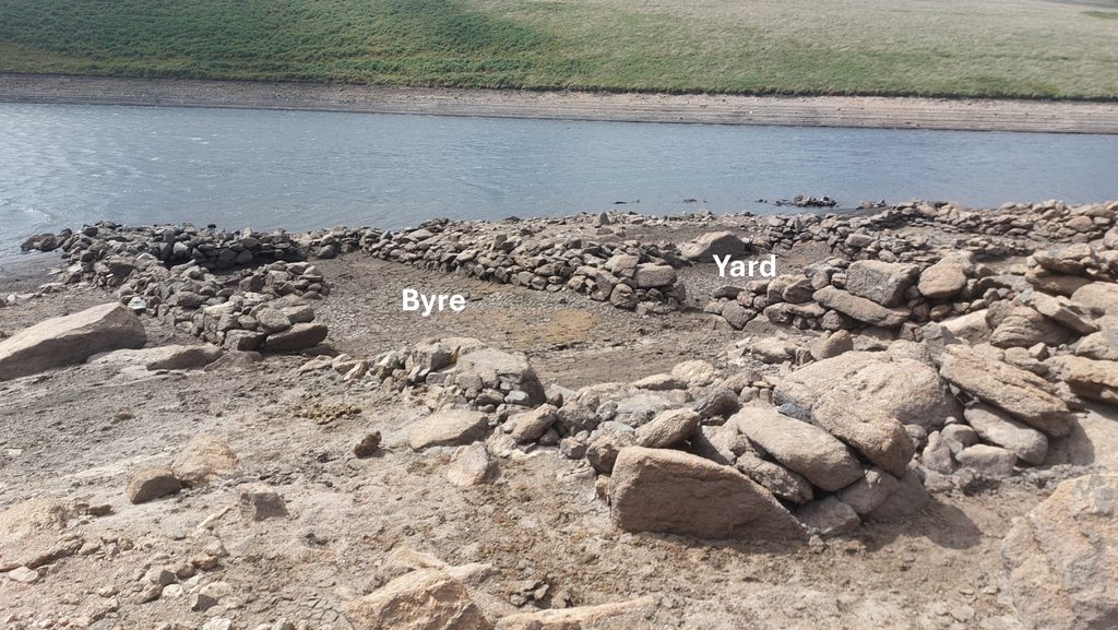 7b. Byre and Yard